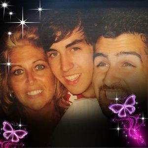 Meet your Posher, Sharon